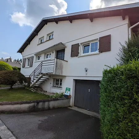 Дом отдыха Maison Spacieuse Avec Jardin Prive Et Wifi, Proche Epinal - Fr-1-589-681 Dinoze